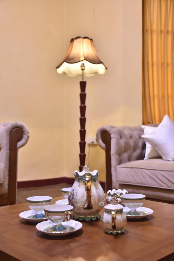 Royal Majesty Bungalow Гаттон Екстер'єр фото