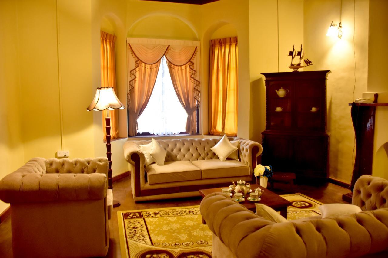 Royal Majesty Bungalow Гаттон Екстер'єр фото