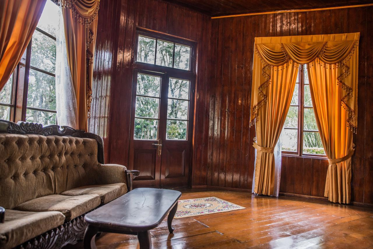 Royal Majesty Bungalow Гаттон Екстер'єр фото